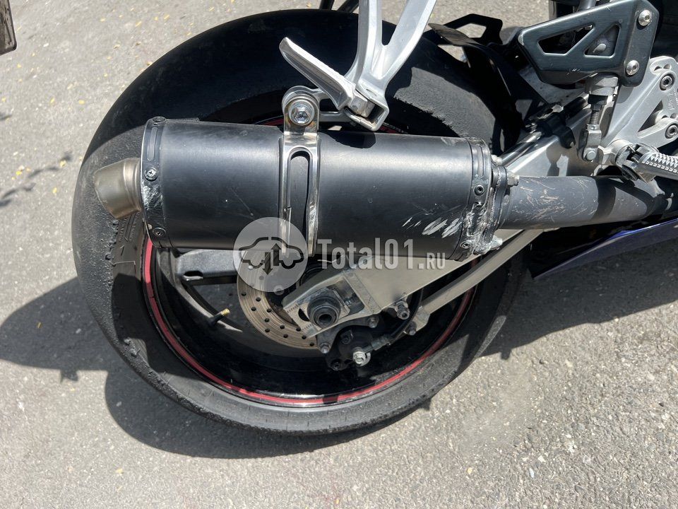 Фото Suzuki GSX-R600 12