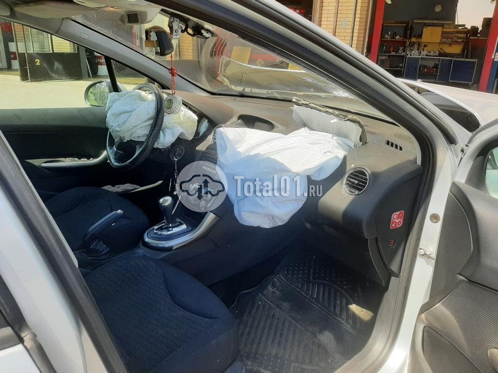 Фото Peugeot 308 20