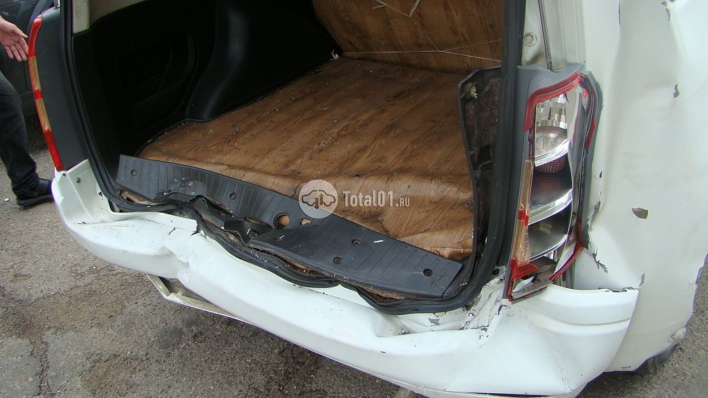 Фото Toyota Succeed 12