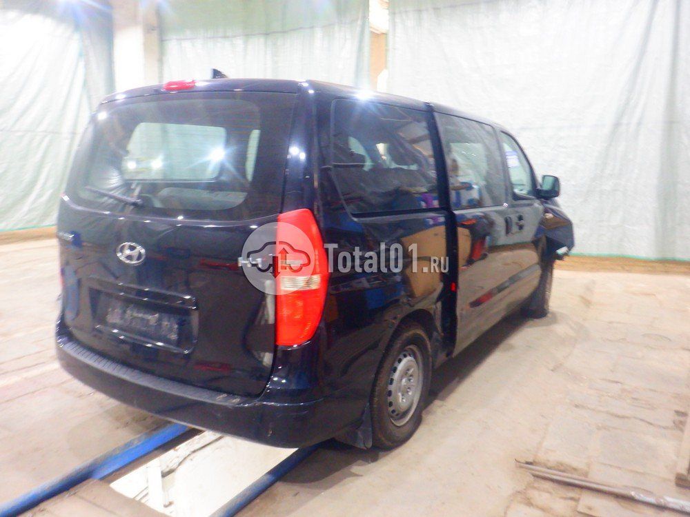 Фото Hyundai H-1 14