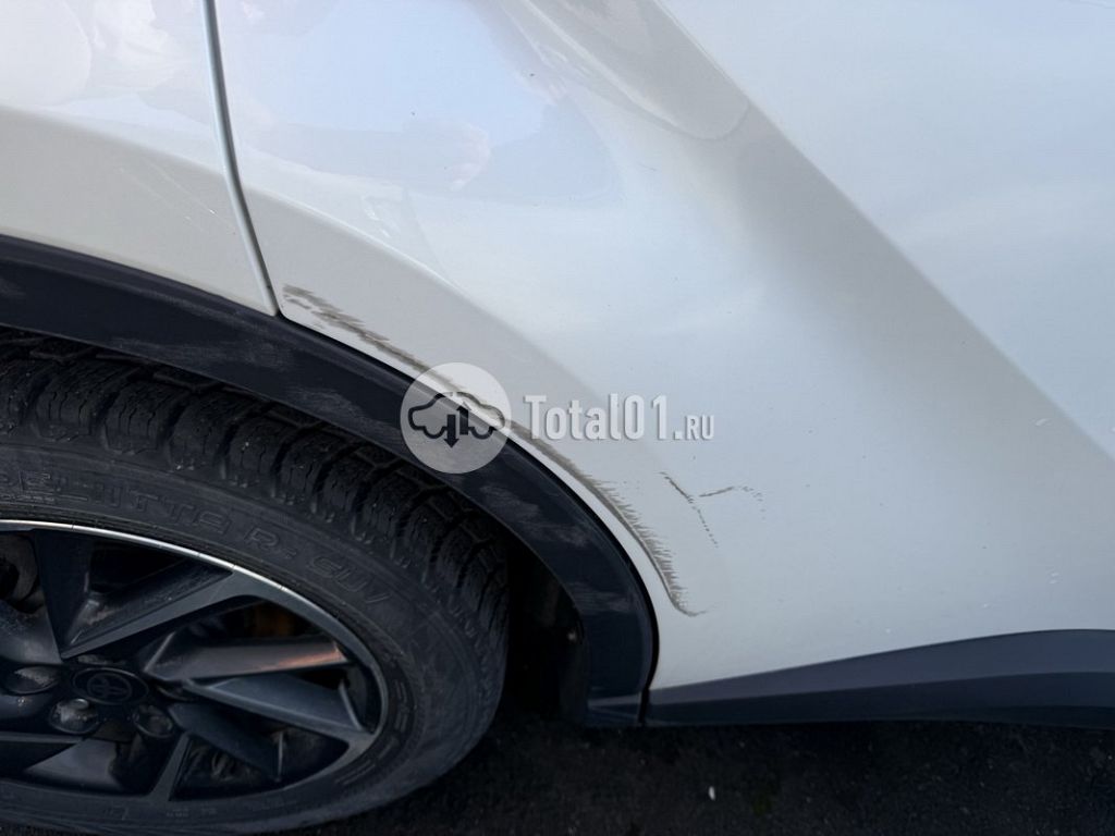 Фото Toyota C-HR 78