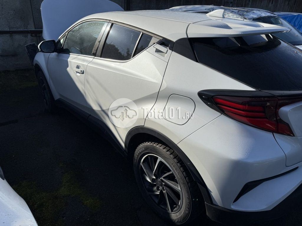 Фото Toyota C-HR 86