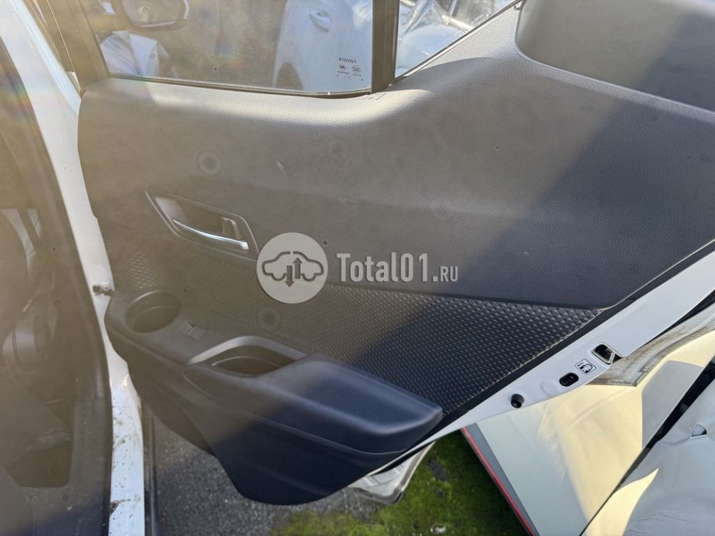 Фото Toyota C-HR 110