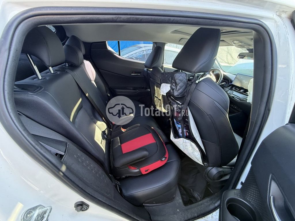 Фото Toyota C-HR 114