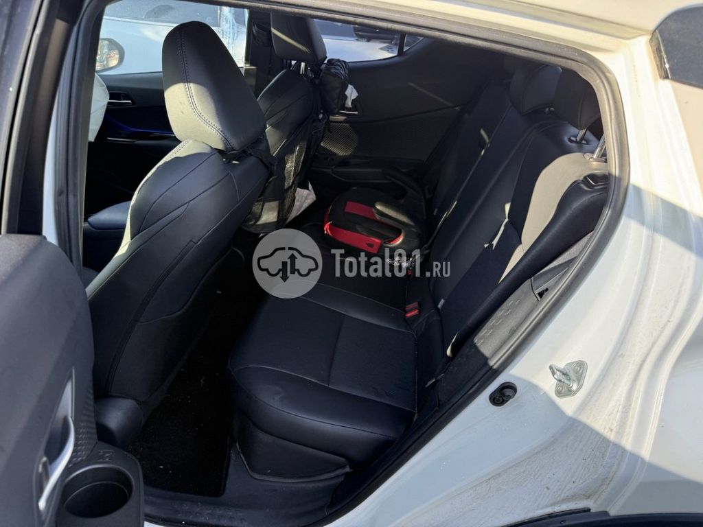 Фото Toyota C-HR 132