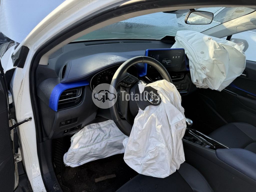 Фото Toyota C-HR 144