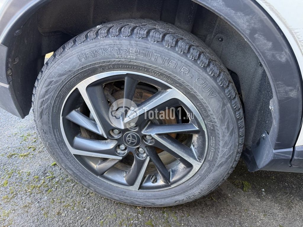 Фото Toyota C-HR 180