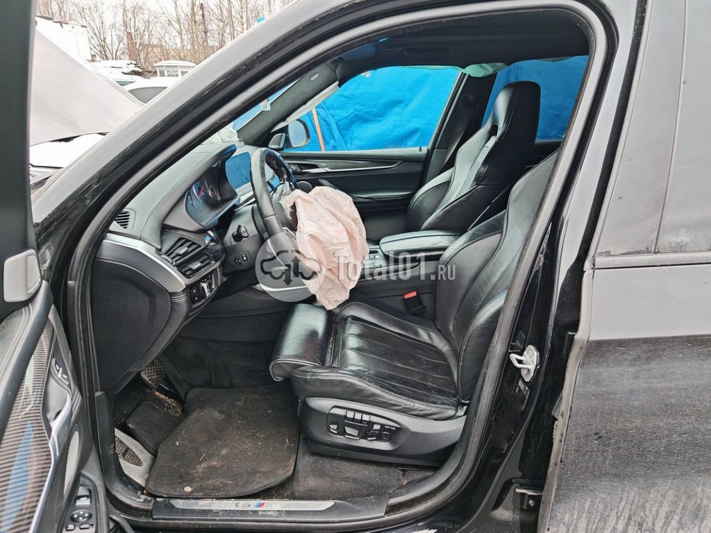 Фото BMW X5 M 130