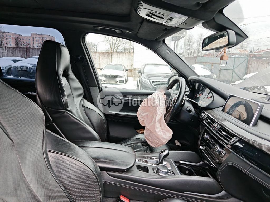 Фото BMW X5 M 208