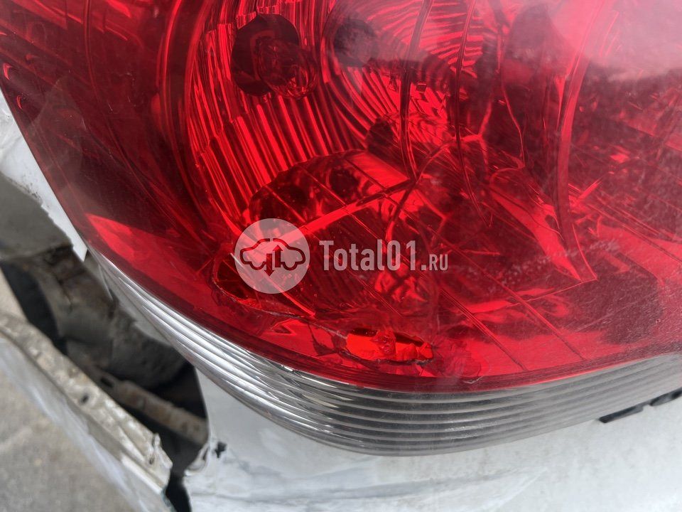 Фото Mitsubishi Airtrek 18