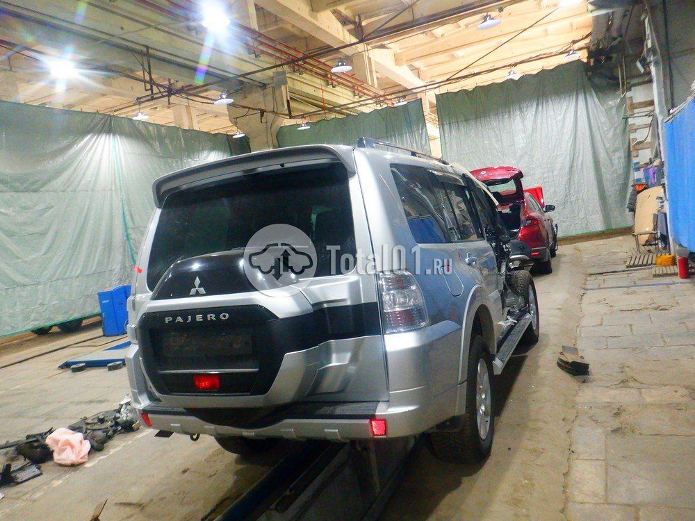 Фото Mitsubishi Pajero 12
