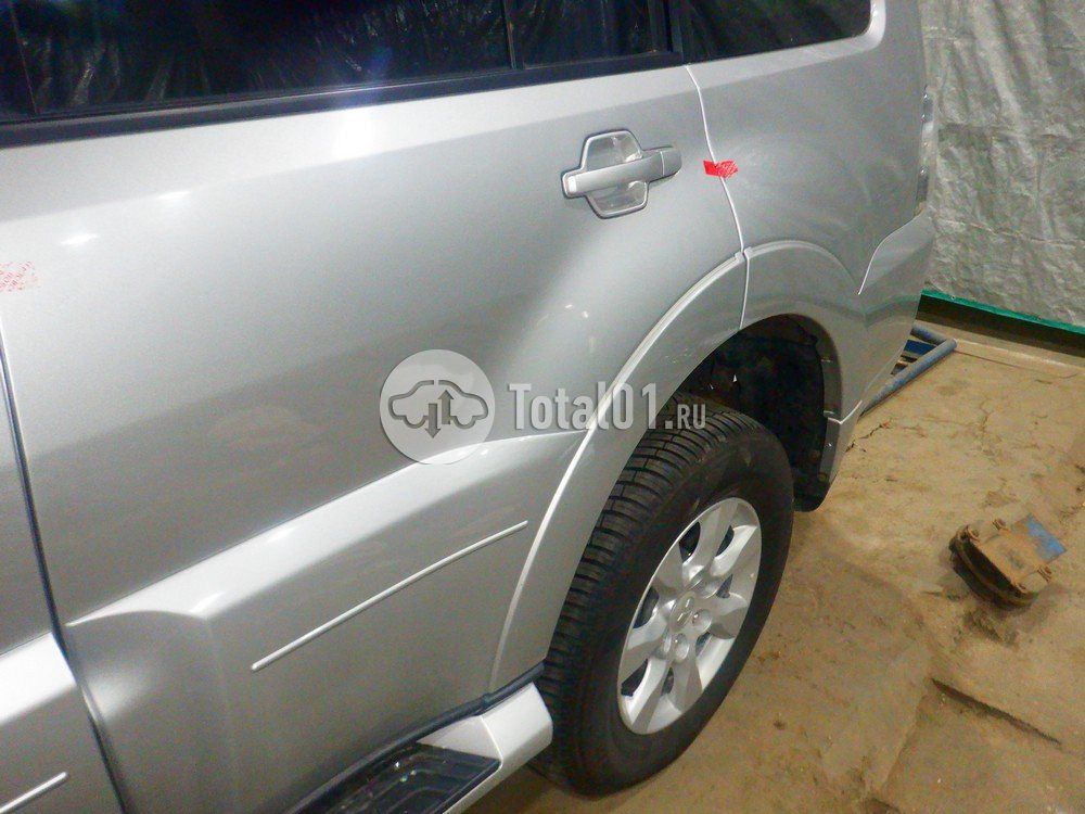 Фото Mitsubishi Pajero 190