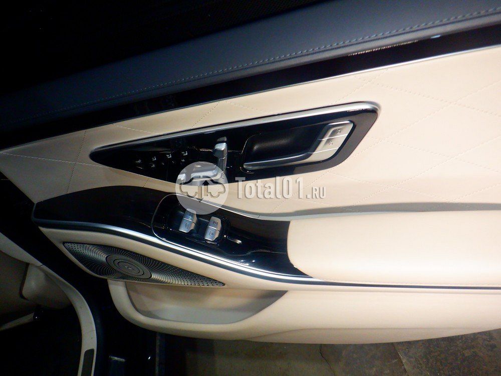 Фото Mercedes-Benz S-класс 102
