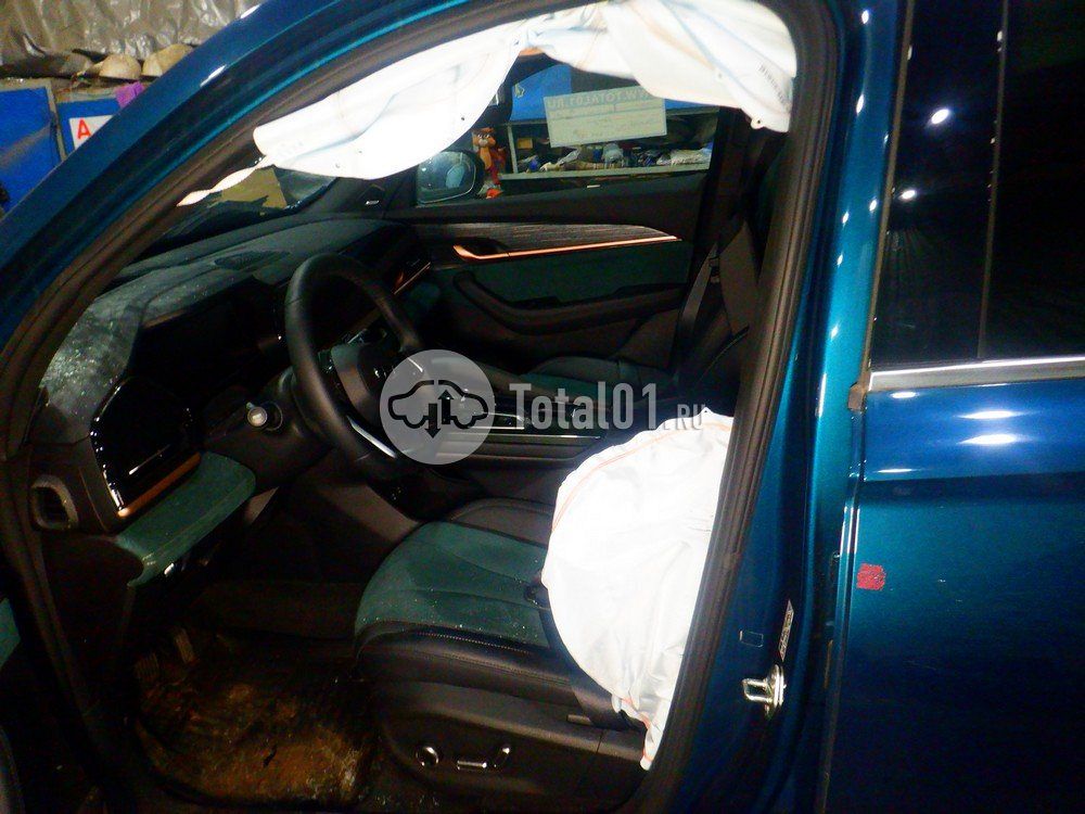 Фото Geely Monjaro 38