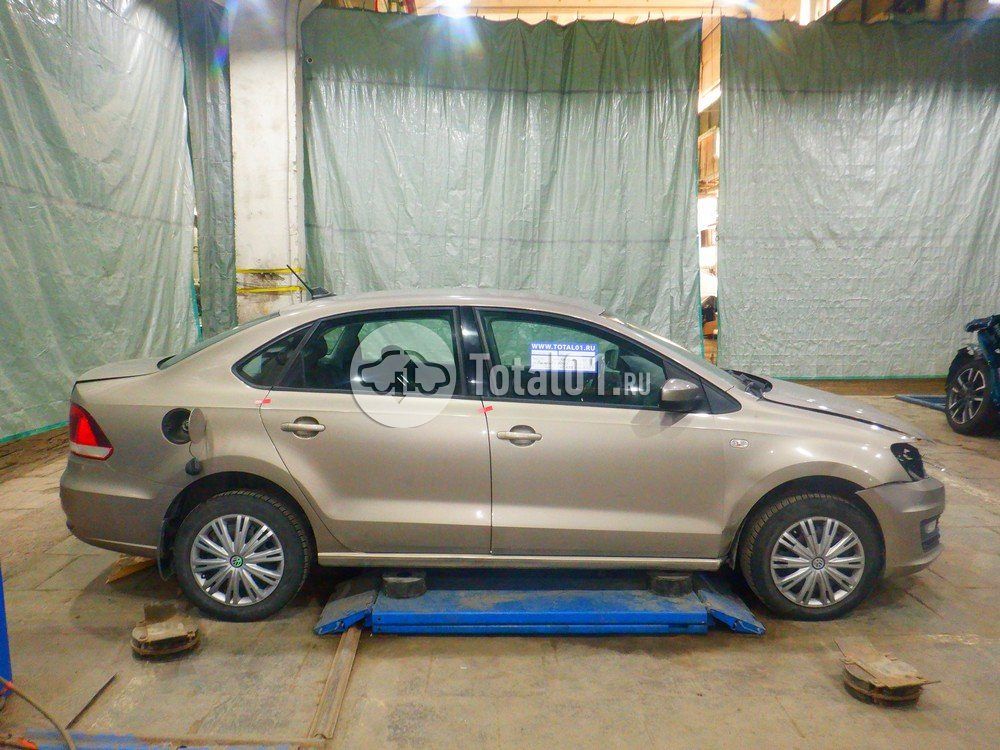 Фото Volkswagen Polo 14