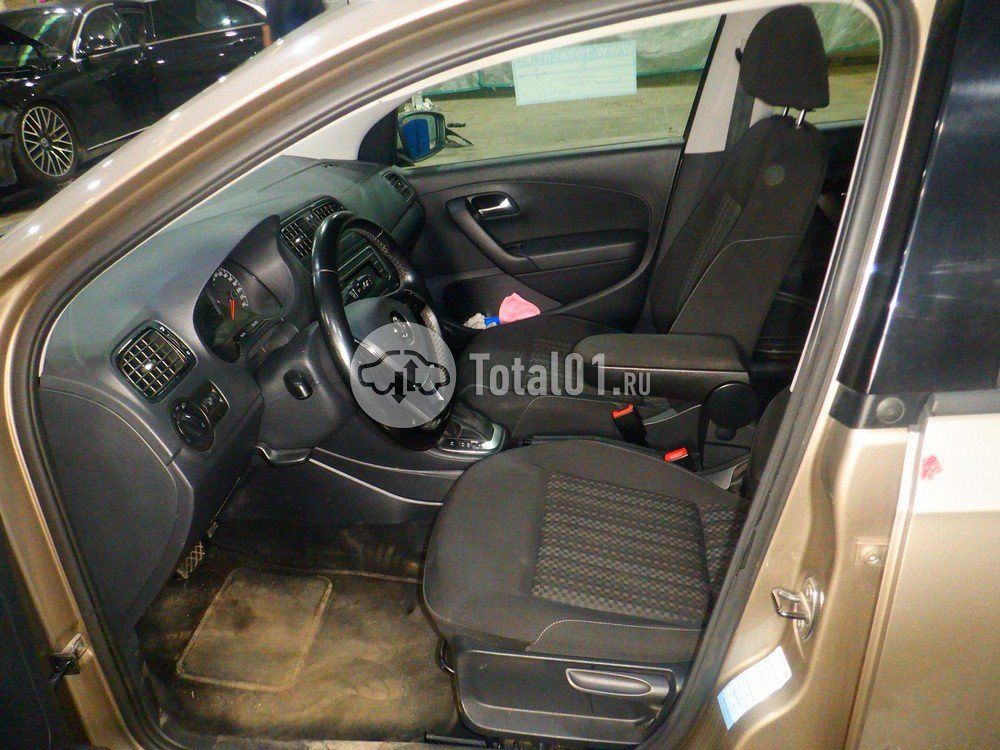 Фото Volkswagen Polo 40