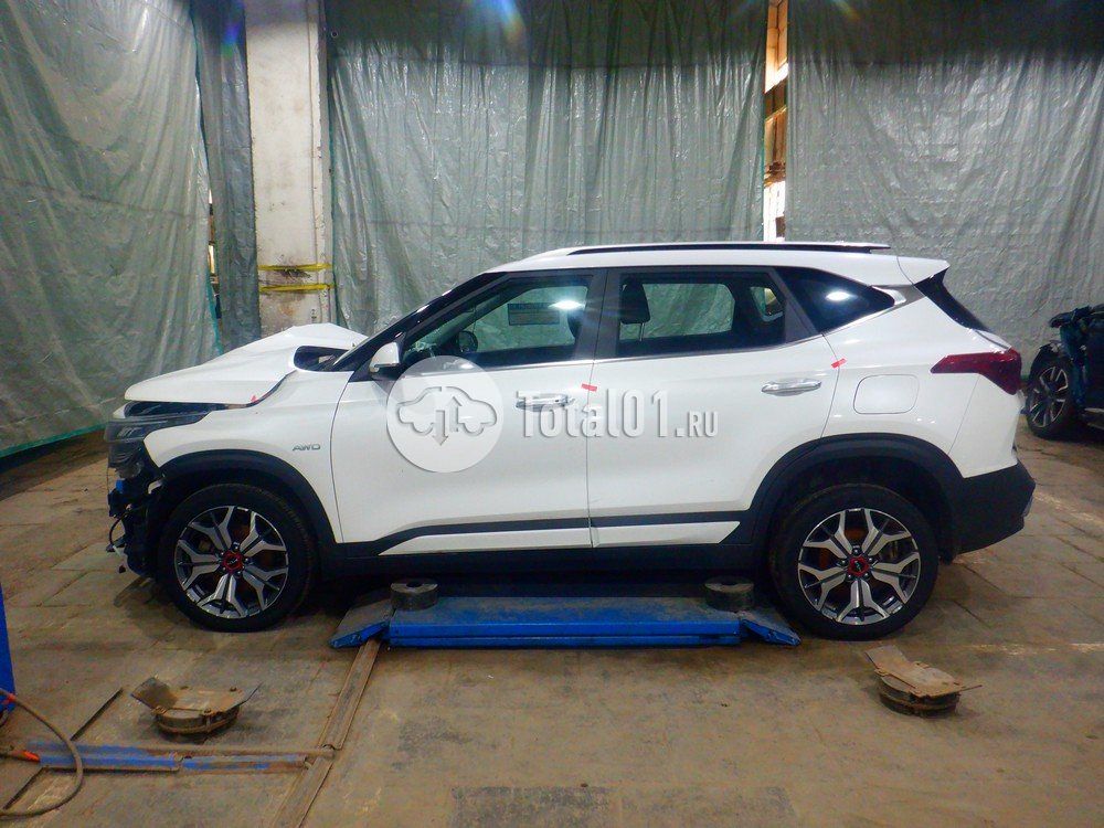Фото KIA Seltos 10