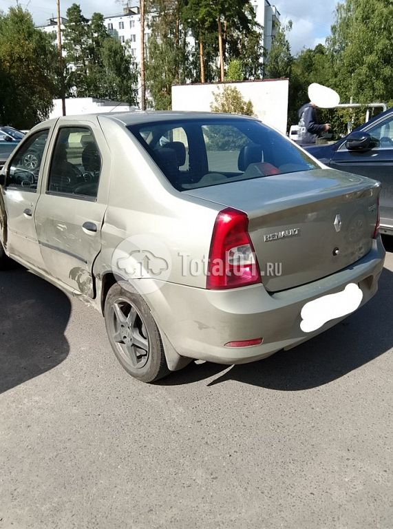 Фото Renault Logan 8