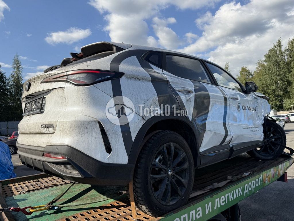 Фото Changan CS35 8