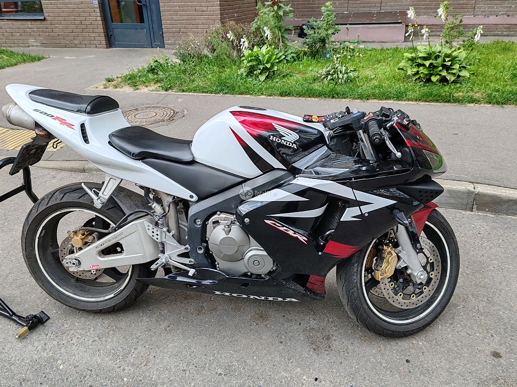Фото Honda CBR600RR 4