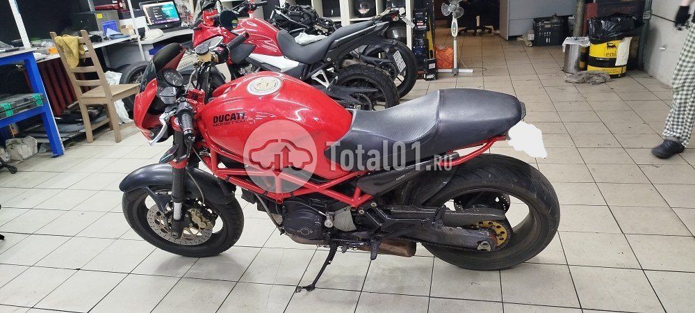 Фото Ducati HyperMotard 8