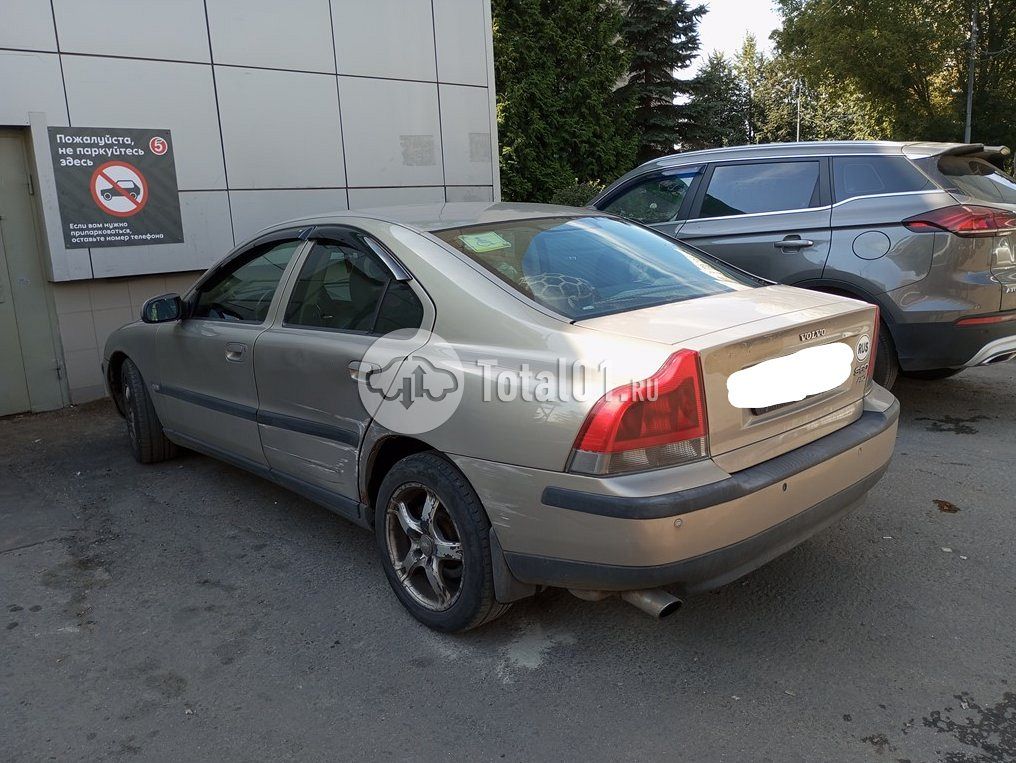 Фото Volvo S60 4