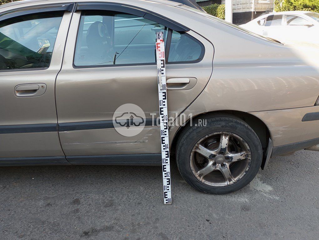 Фото Volvo S60 10
