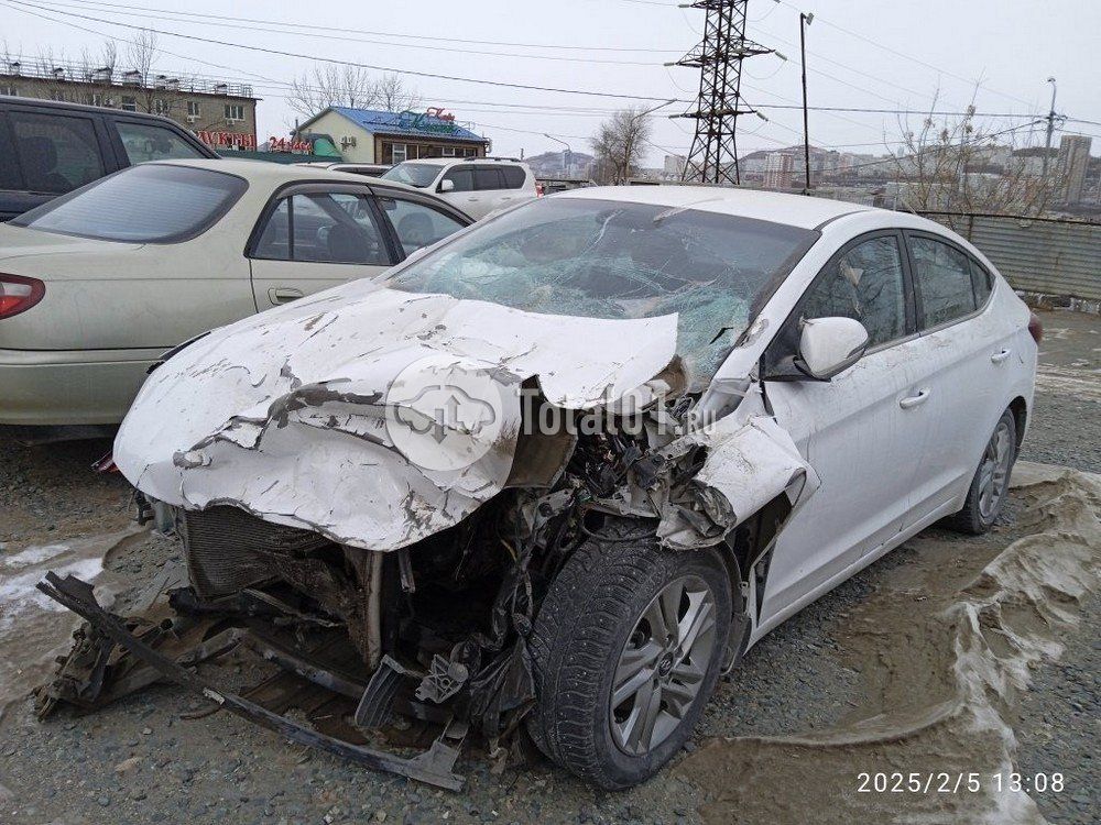 Фото Hyundai Elantra 4
