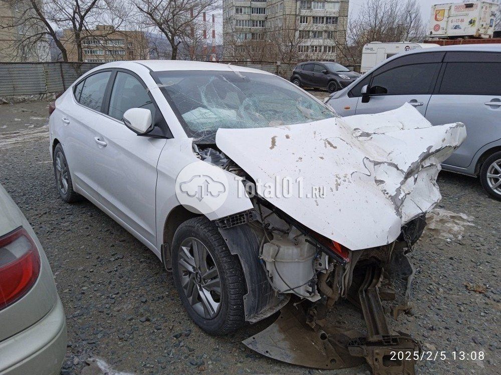 Фото Hyundai Elantra 6