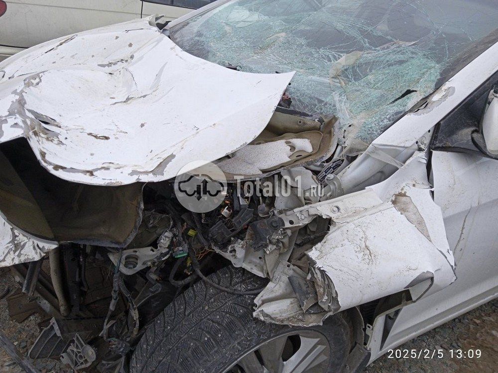 Фото Hyundai Elantra 10