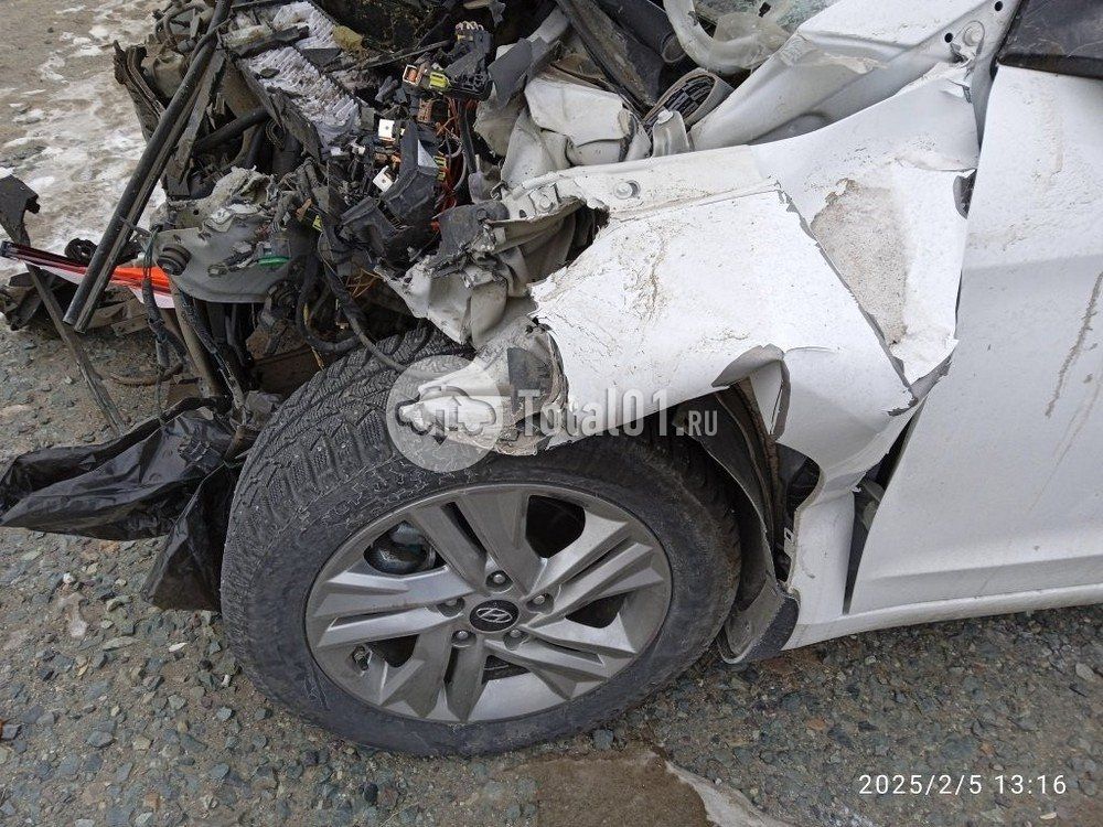 Фото Hyundai Elantra 60