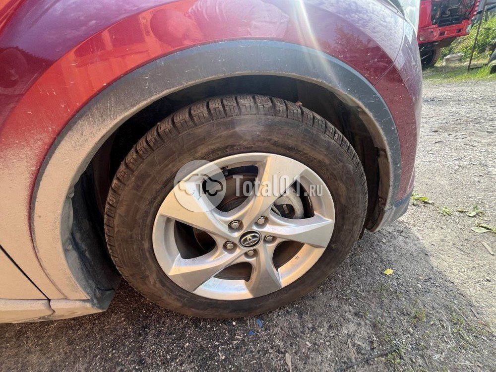 Фото Toyota C-HR 26