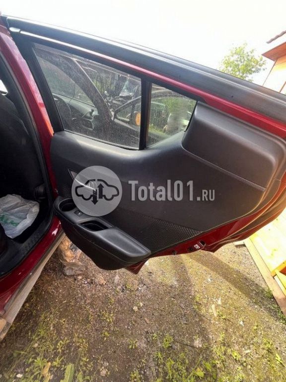 Фото Toyota C-HR 74