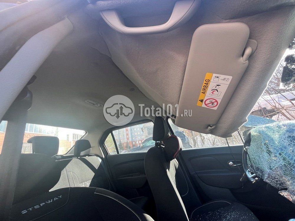Фото Renault Logan 28