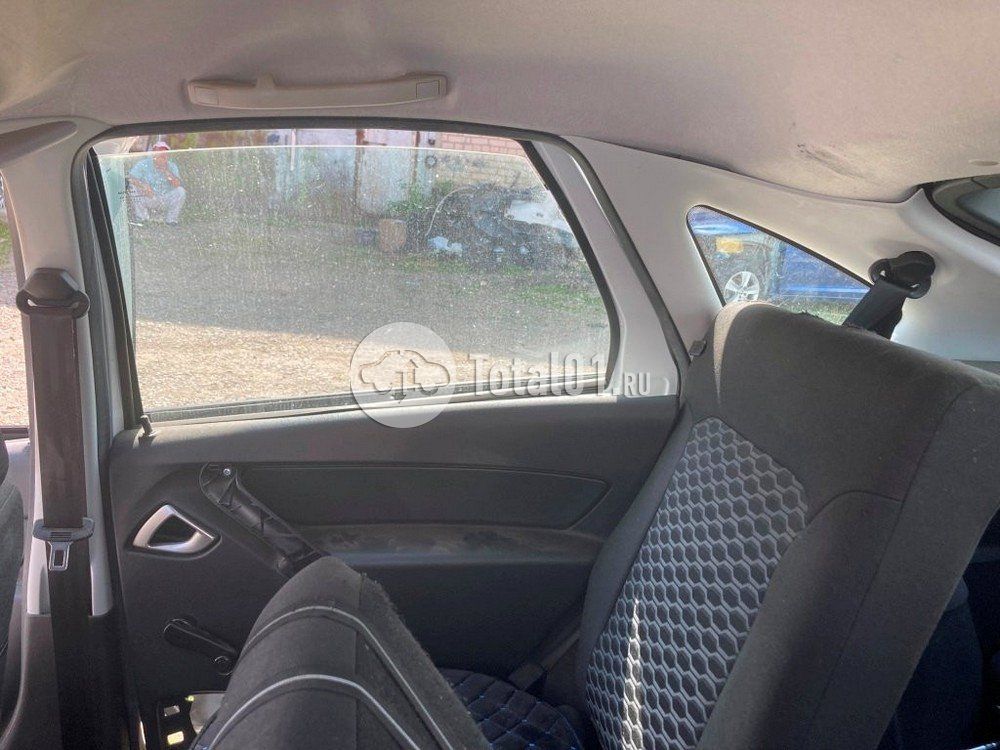 Фото ВАЗ (LADA) Granta 122
