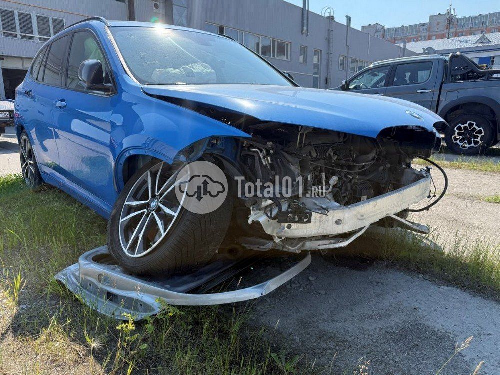 Фото BMW X1 12