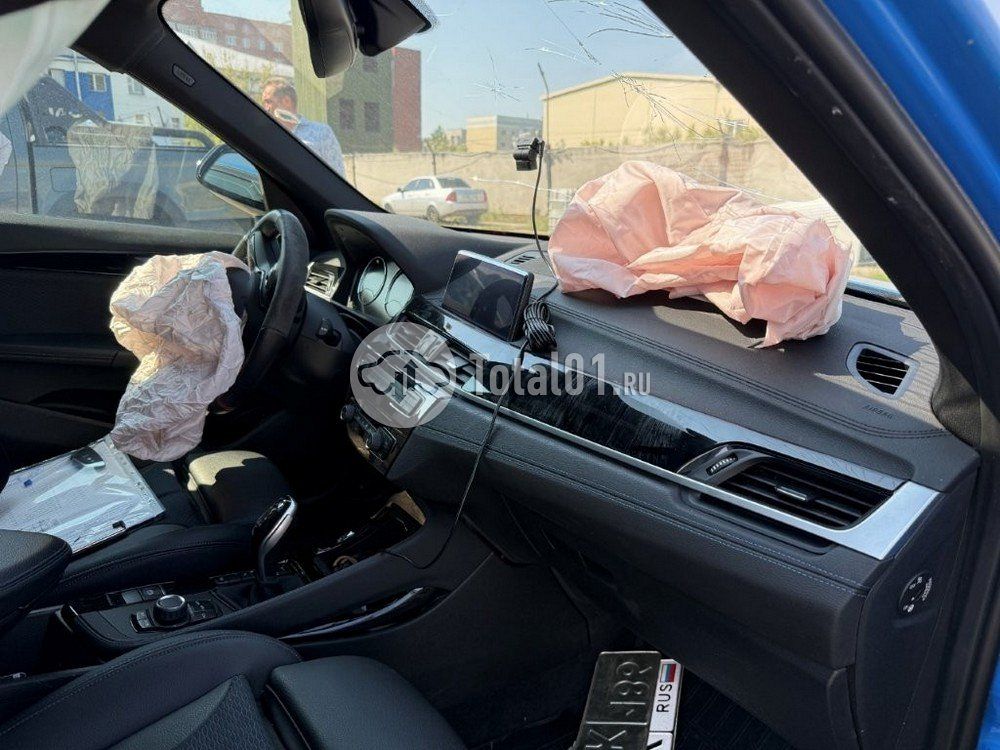 Фото BMW X1 40
