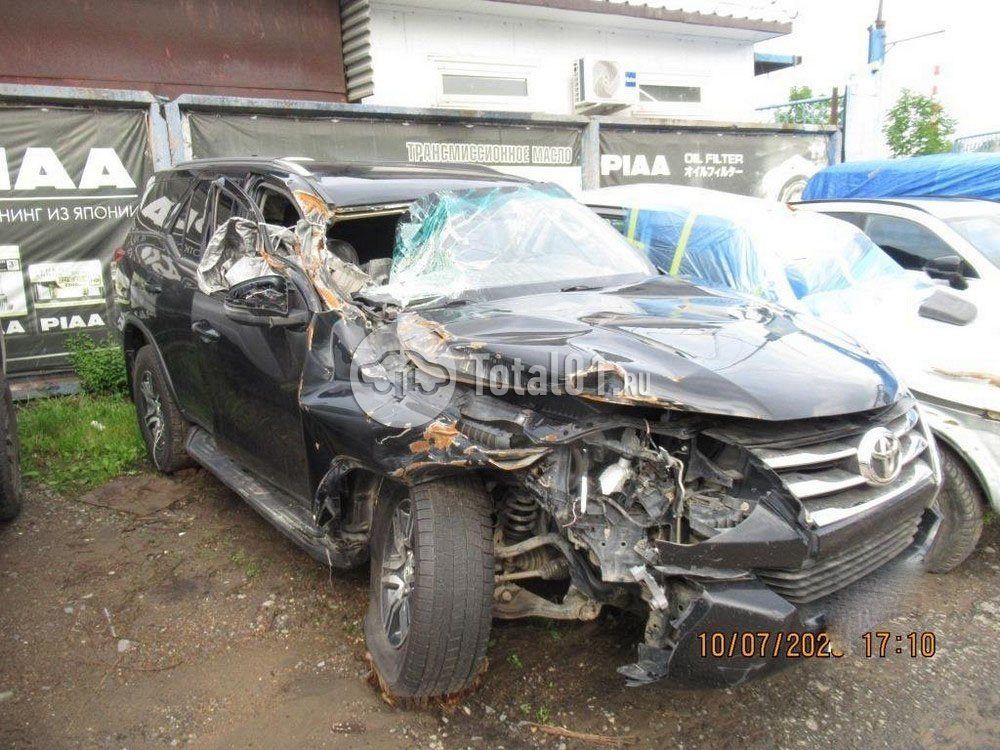 Фото Toyota Fortuner 4