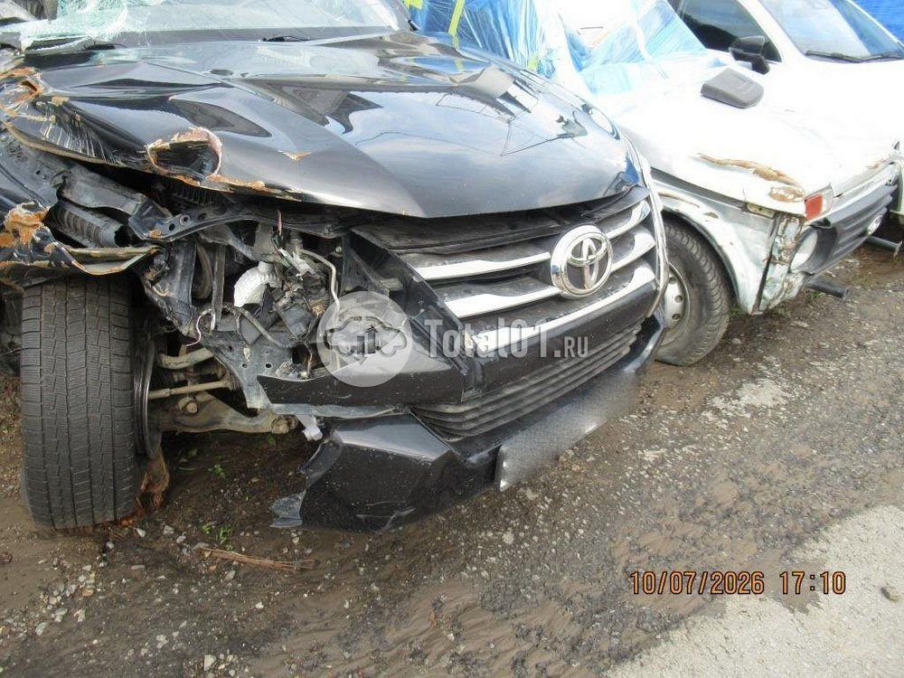 Фото Toyota Fortuner 16