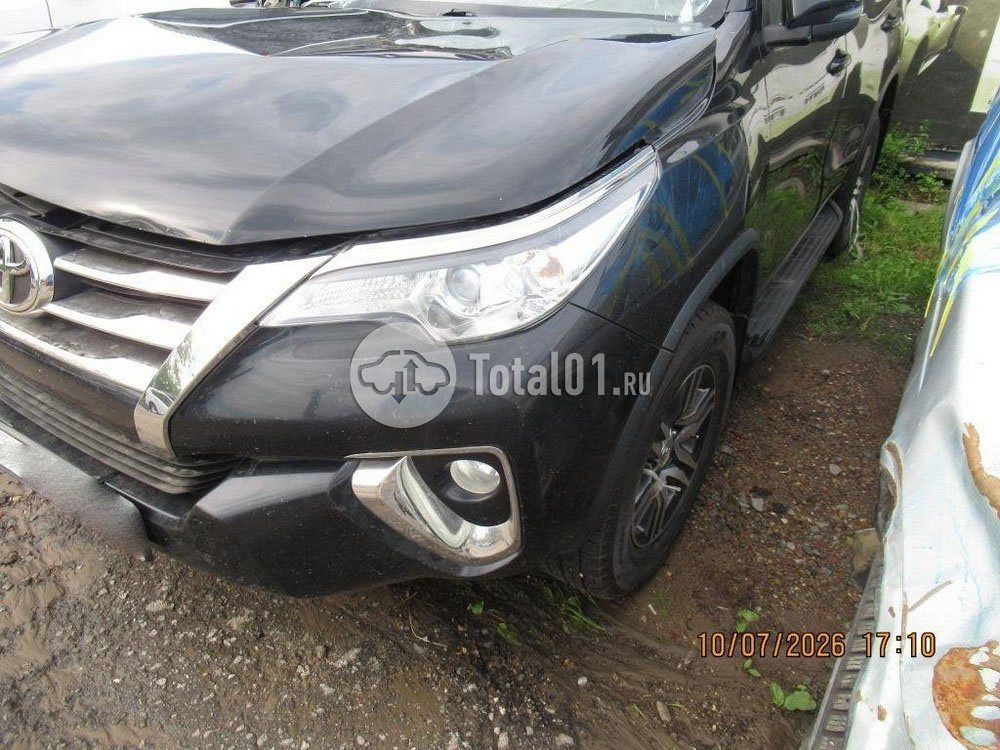 Фото Toyota Fortuner 18