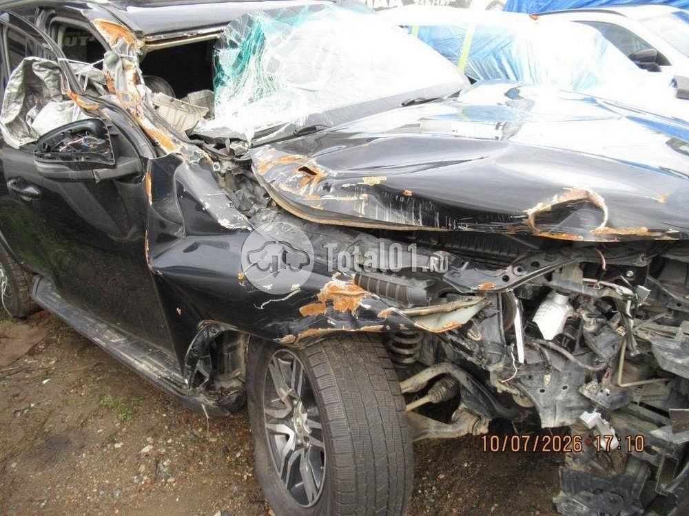 Фото Toyota Fortuner 28
