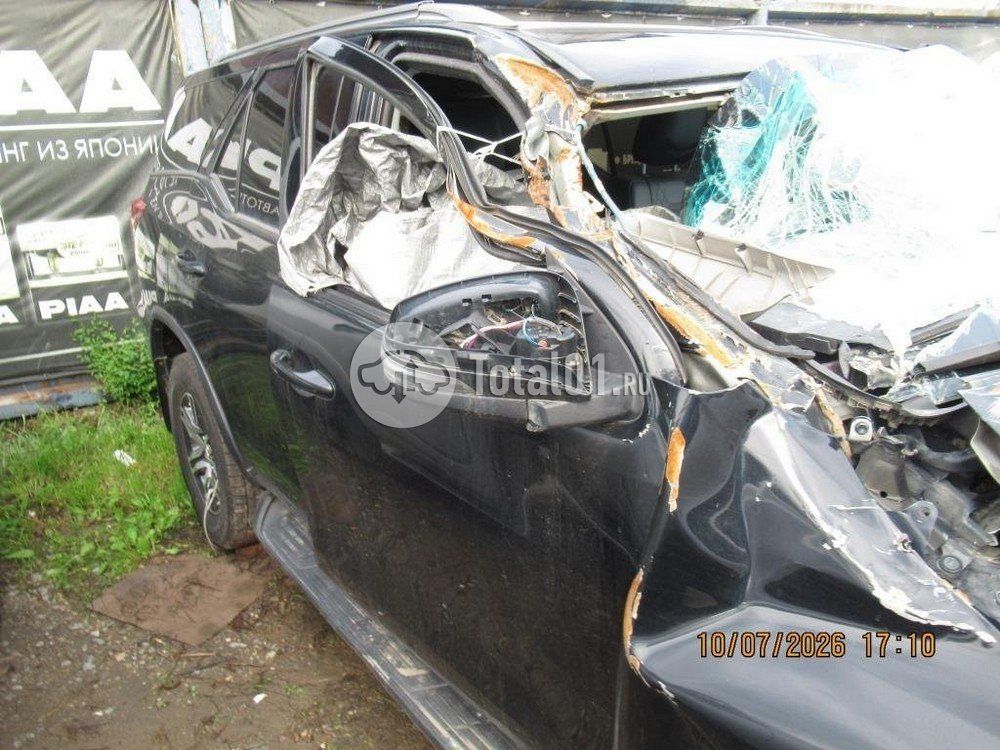 Фото Toyota Fortuner 36
