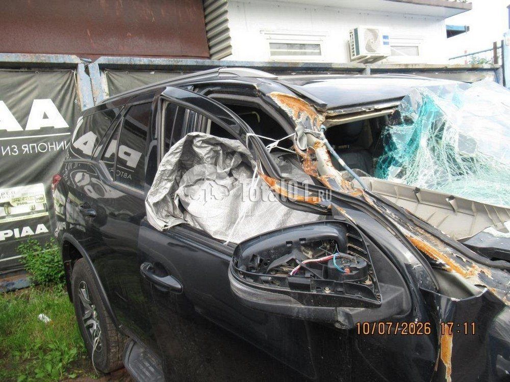 Фото Toyota Fortuner 40