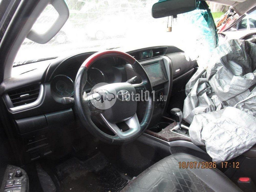 Фото Toyota Fortuner 64
