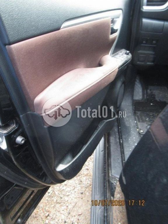Фото Toyota Fortuner 74