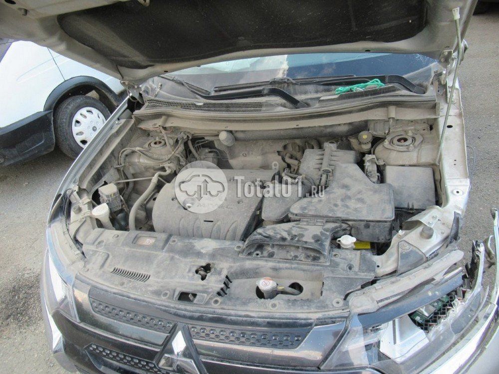 Фото Mitsubishi Outlander 6
