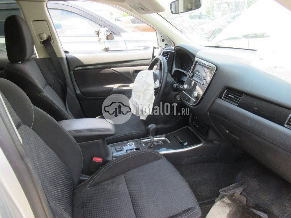 Фото Mitsubishi Outlander 30