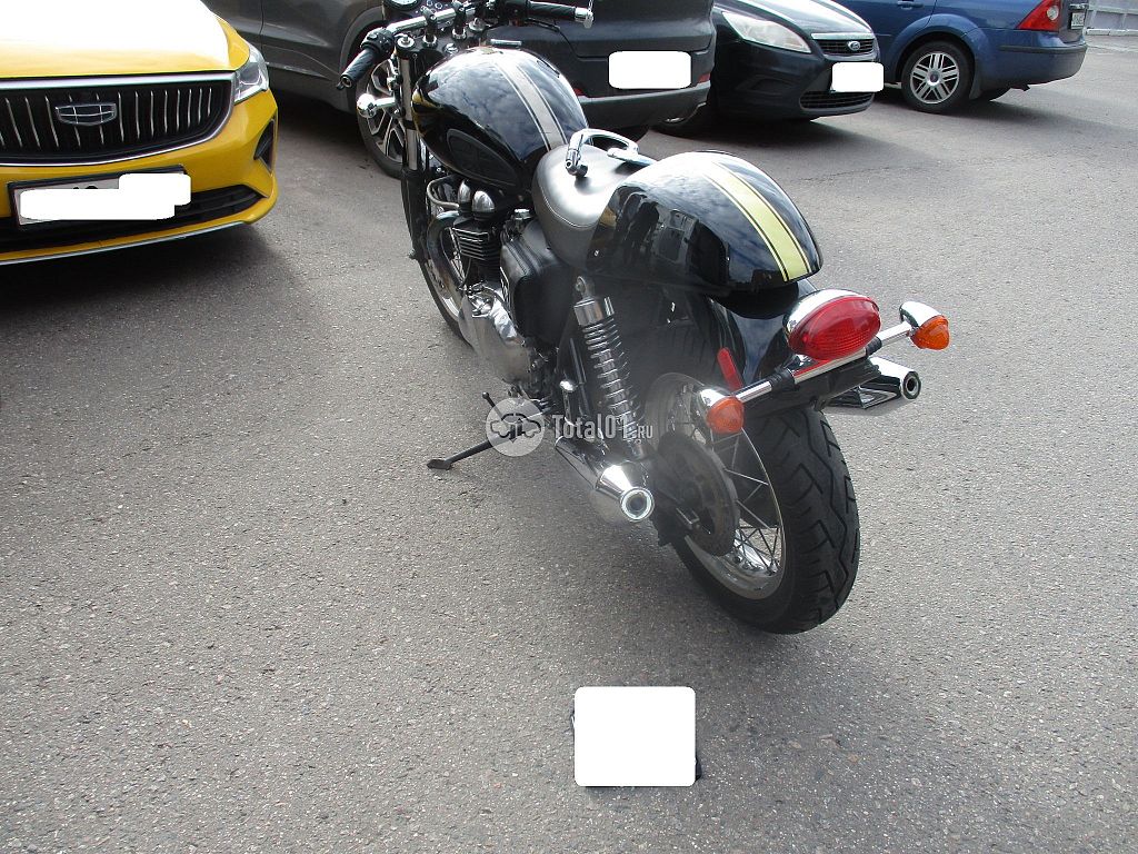Фото Triumph THRUXTON 900 6