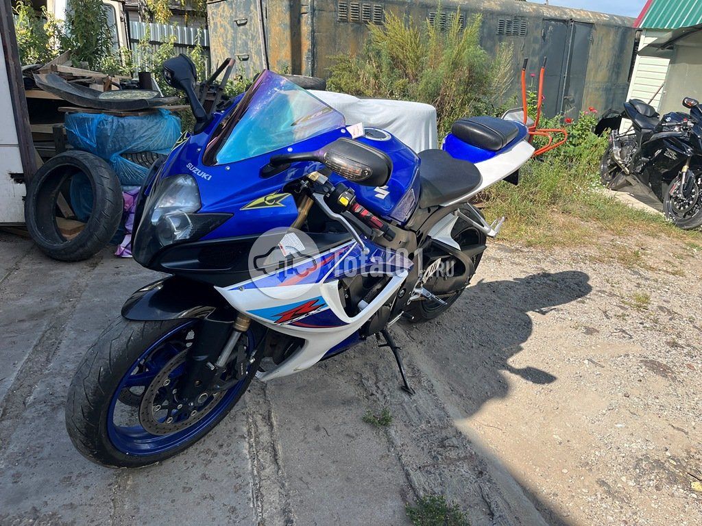 Фото Suzuki GSX-R600 2