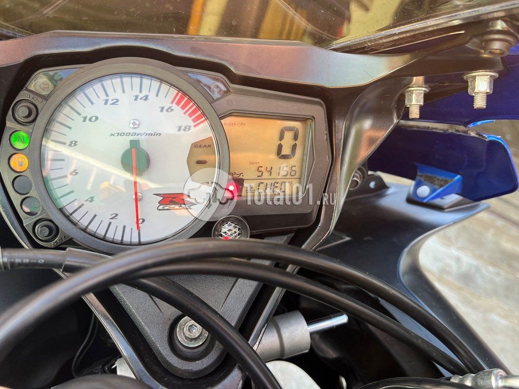 Фото Suzuki GSX-R600 12